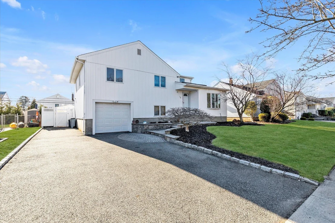 Photo of 18 Circle Drive