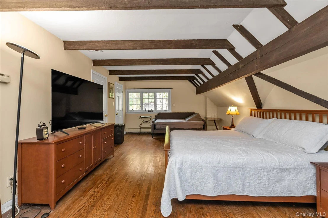 Photo of 2177 Cedar Swamp Road