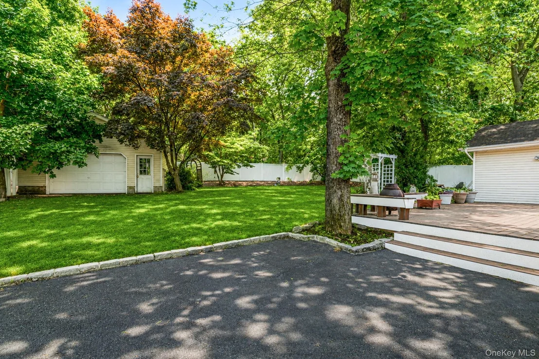 Photo of 61 Ledgewood Drive