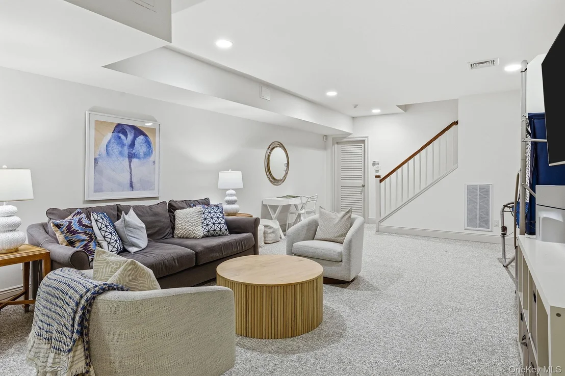 Photo of 15 Davis Avenue