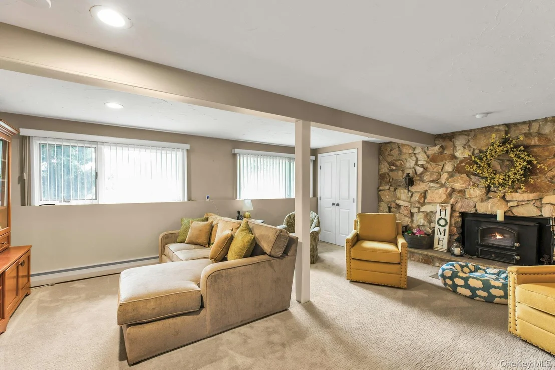 Photo of 12 Whitebirch Lane