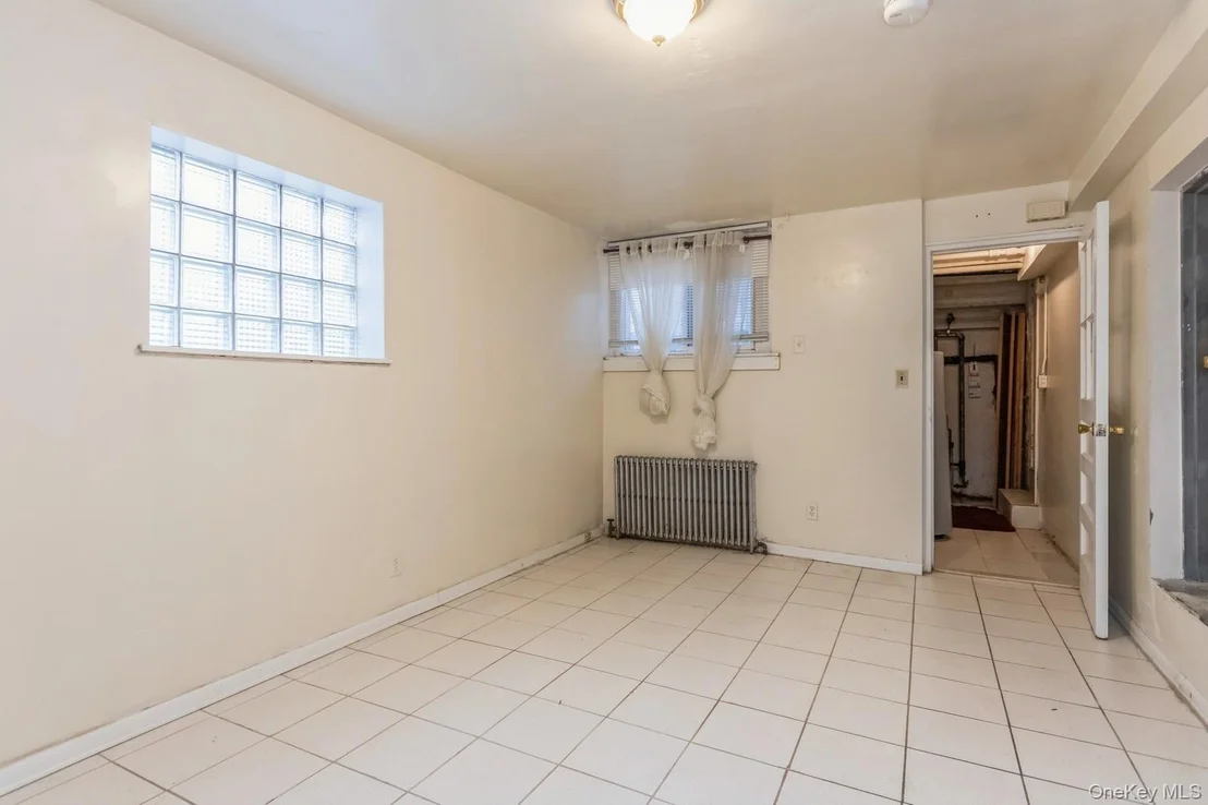 Photo of 4121 Grace Avenue