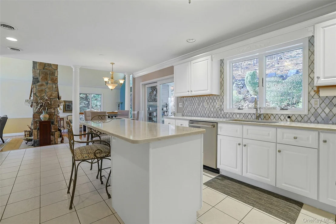Photo of 235 S Boulevard