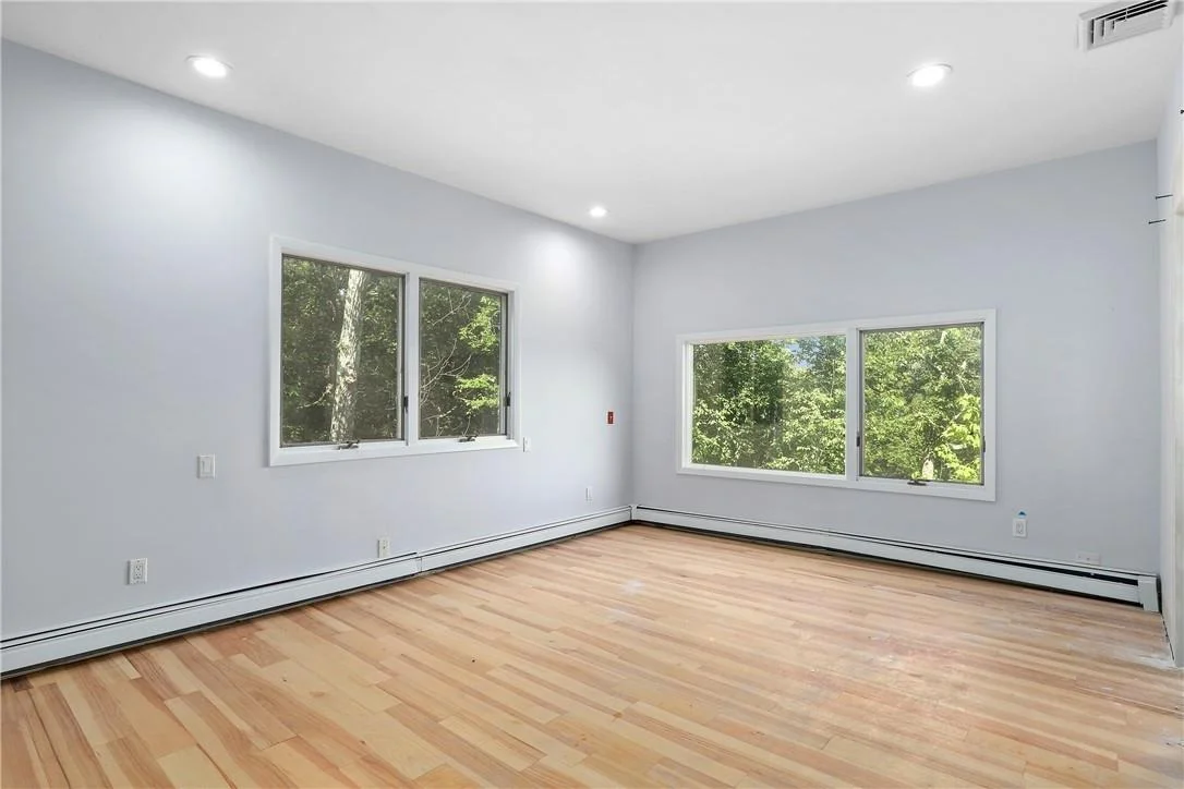 Photo of 104 Crest Road