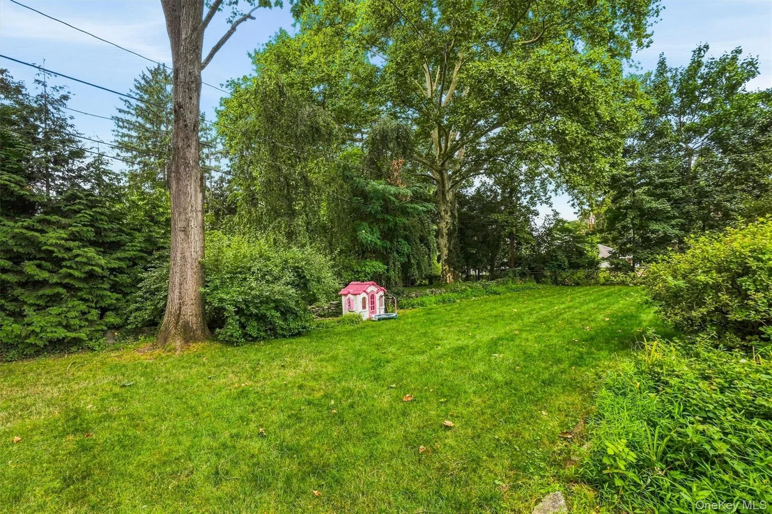 Photo of 83 Hooker Avenue