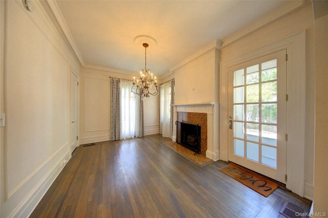 Photo of 159 Magnolia Boulevard