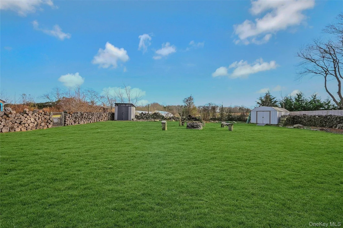 Photo of 1727 Main Road