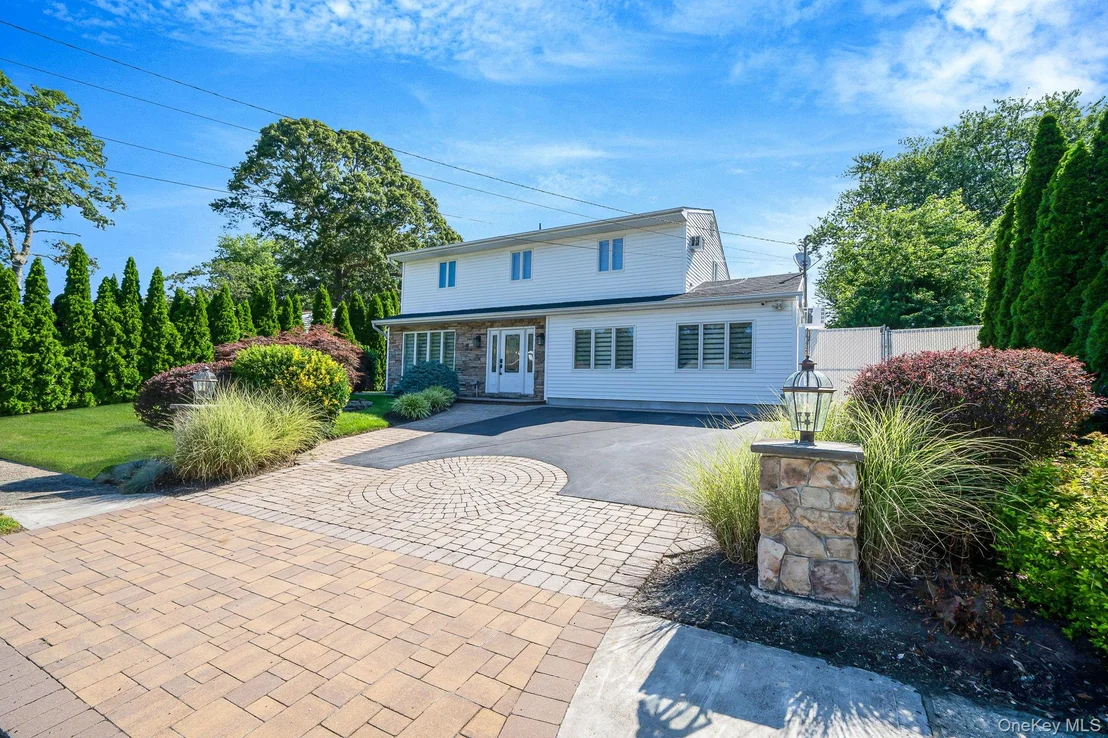 Photo of 29 Selden Boulevard