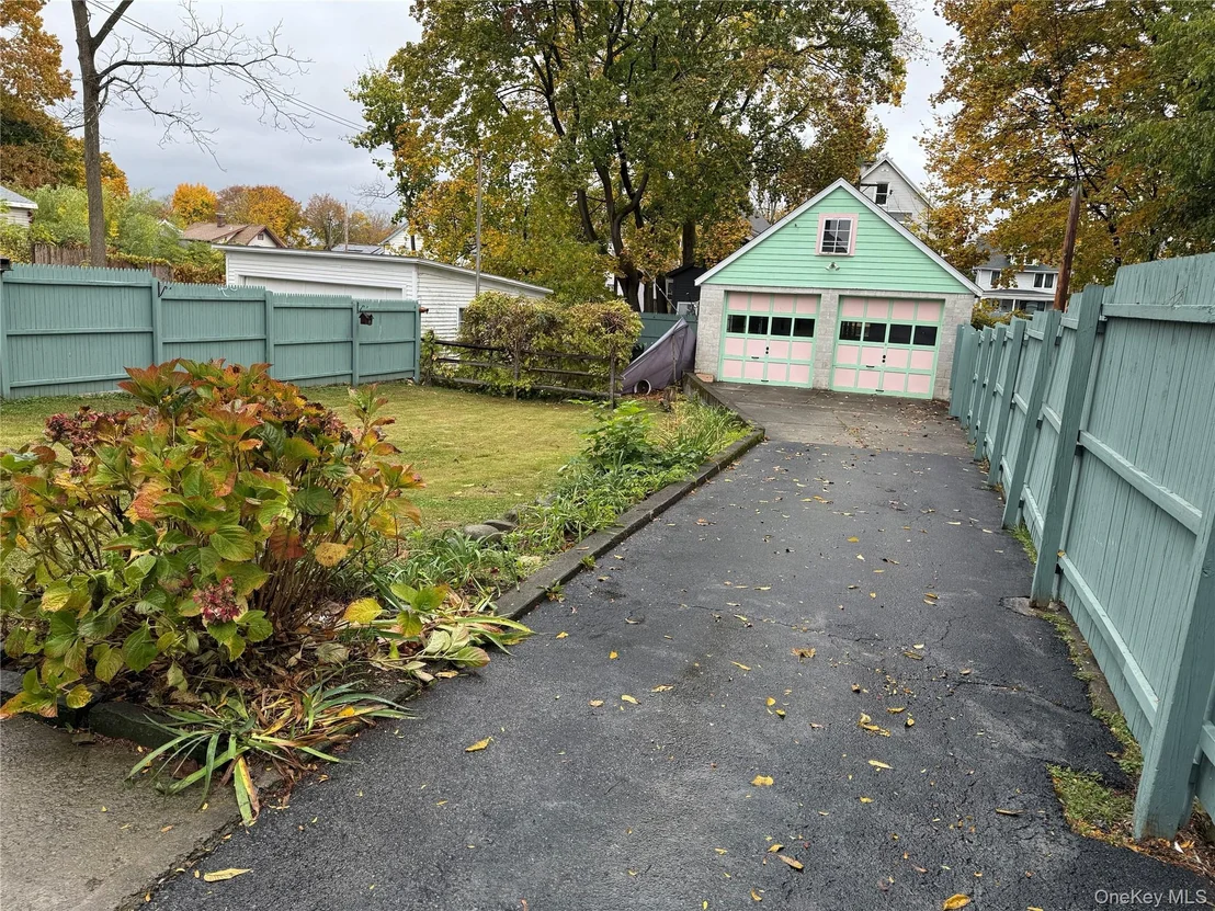 Photo of 19 Lewis Avenue