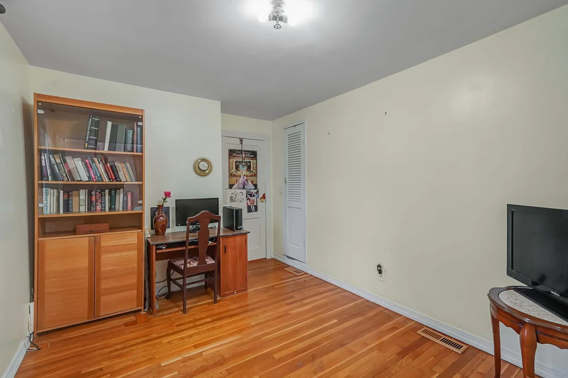 Photo of 622 Sandra Avenue