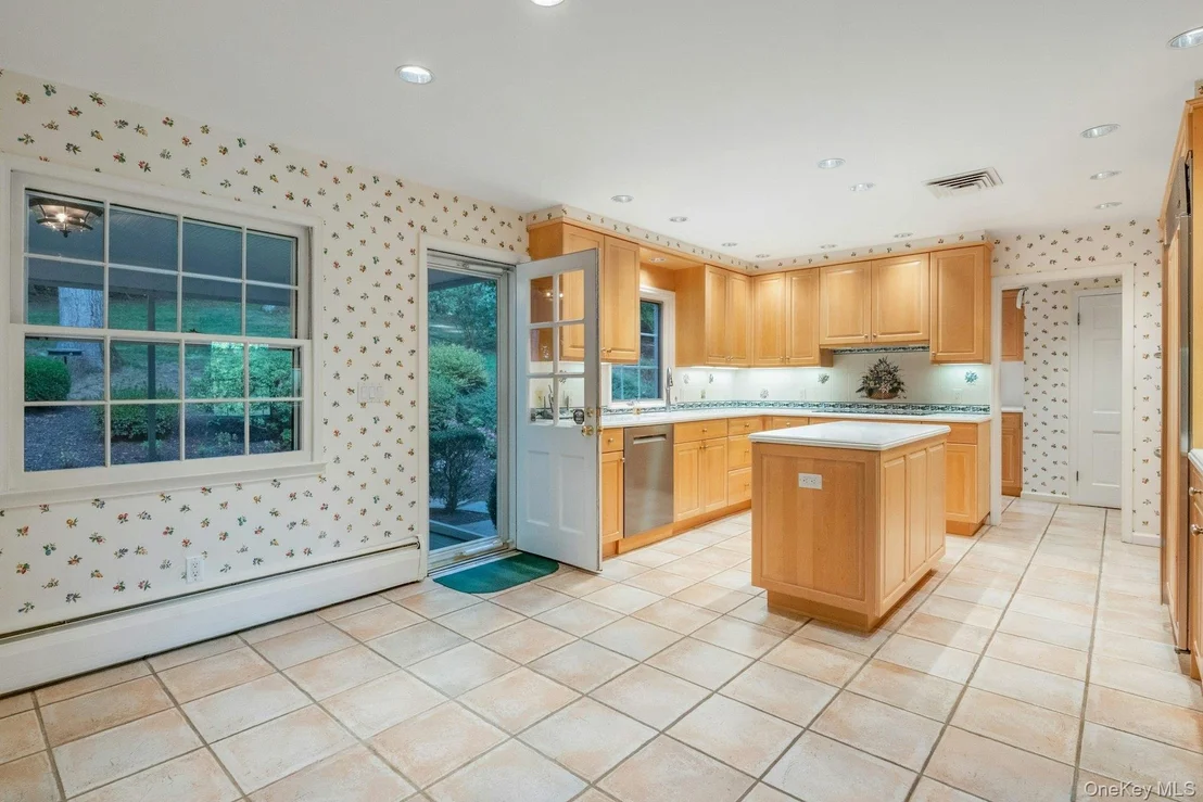 Photo of 409 Central Drive