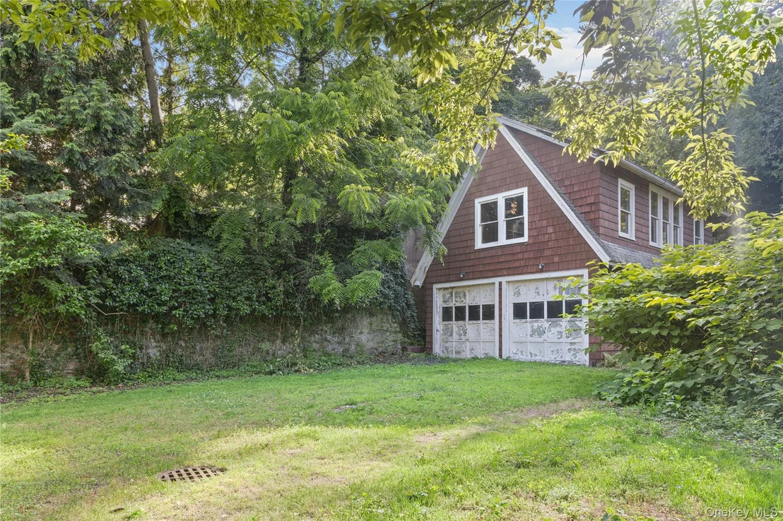 Photo of 25 River Road