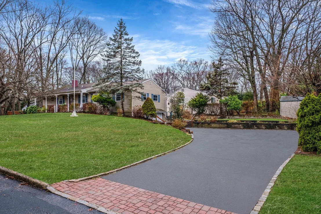 Photo of 41 Winslow Lane