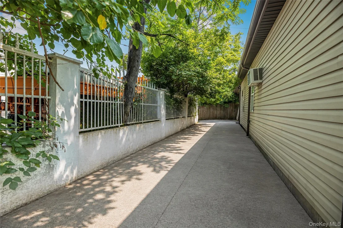 Photo of 419 Harding Park