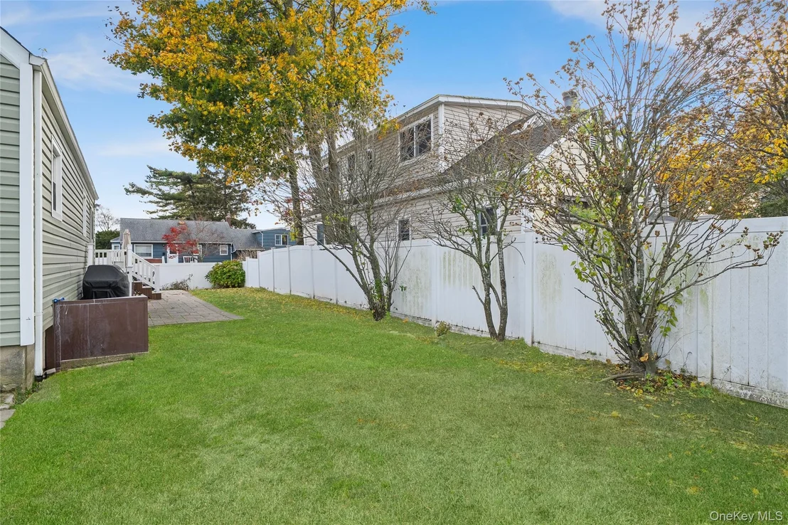 Photo of 32 Beachwood Drive