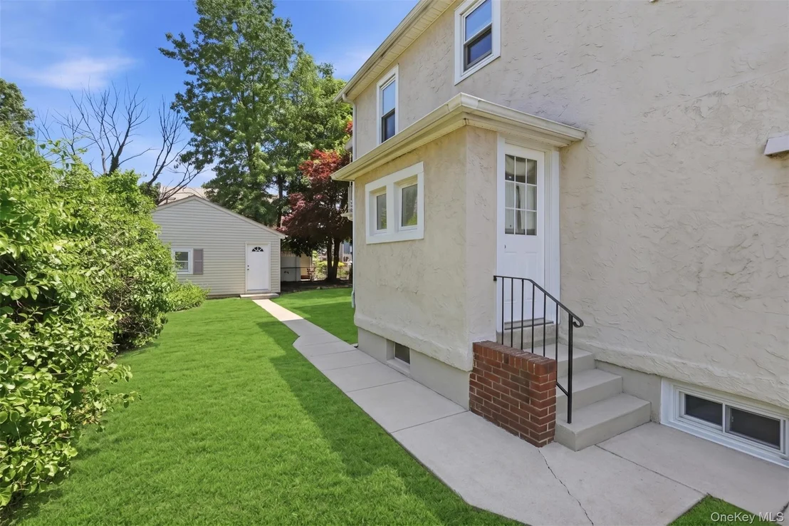 Photo of 1 Moore Avenue