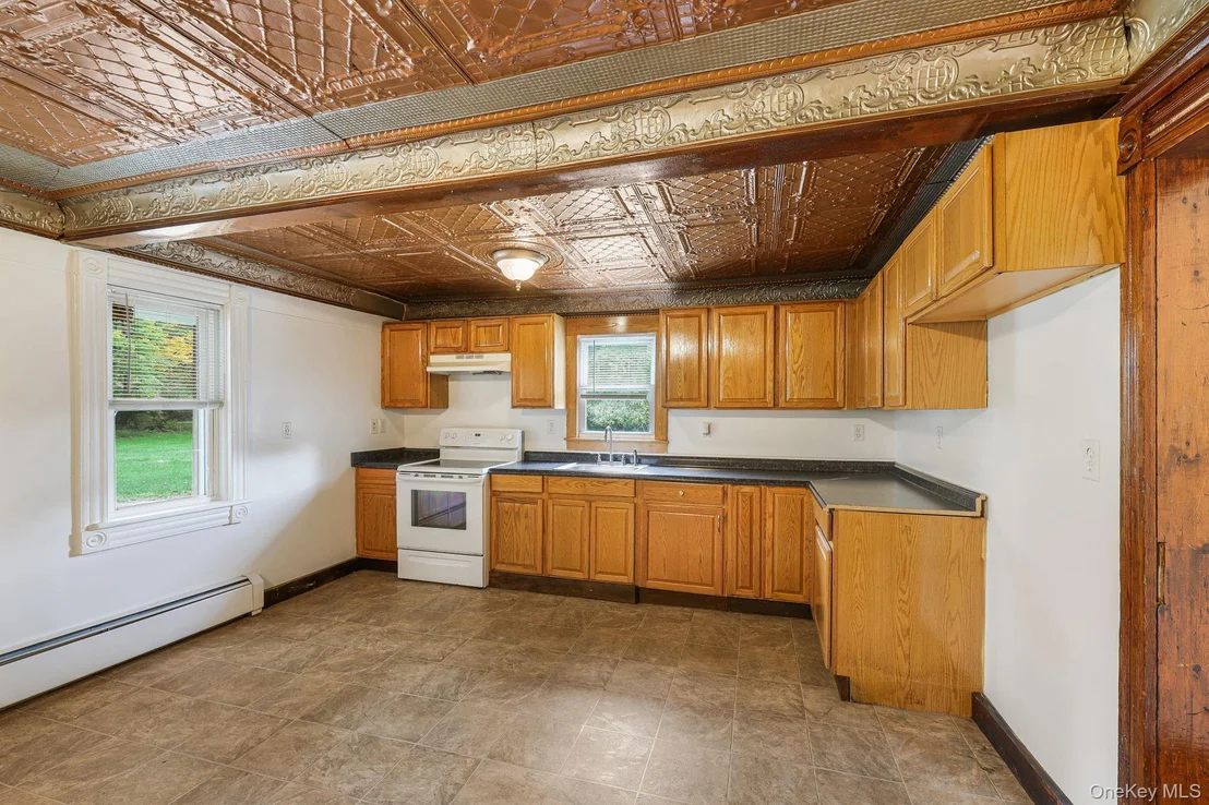 Photo of 708 Burlingham Road