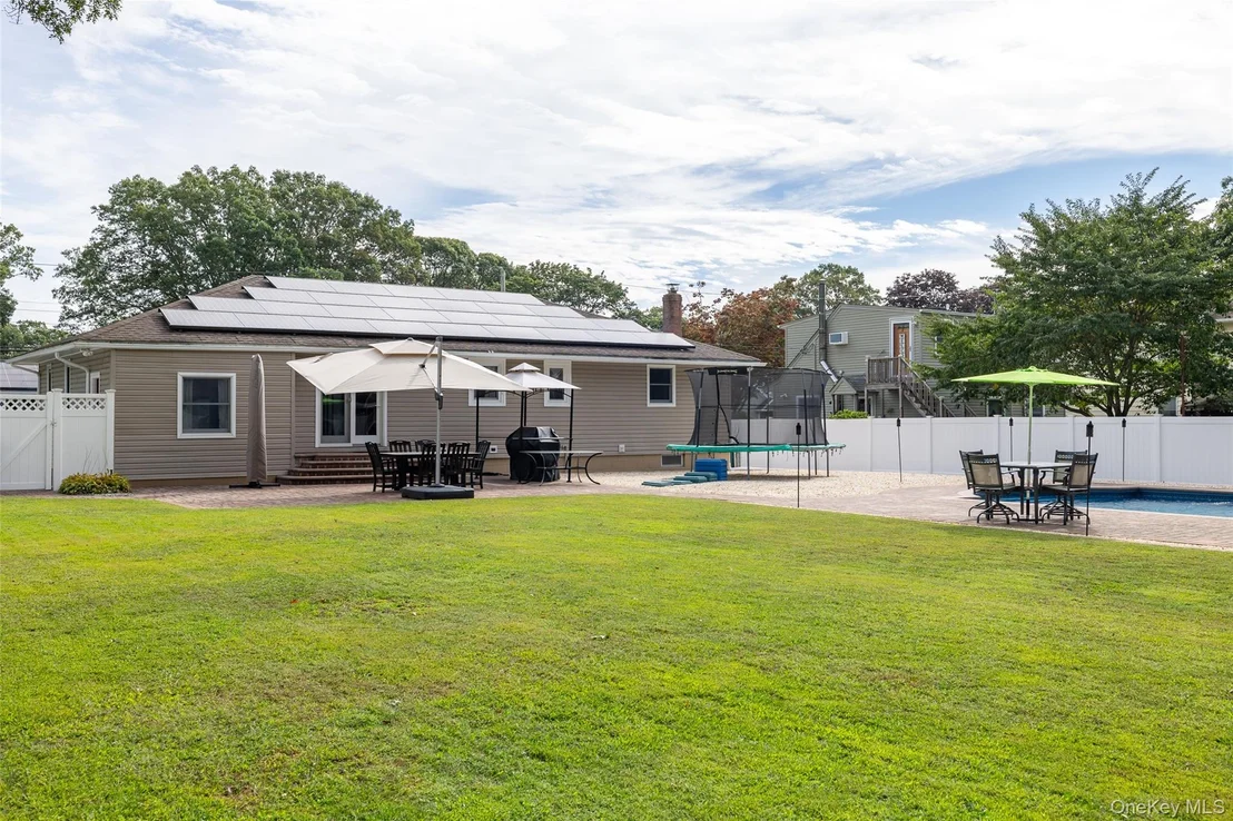 Photo of 44 Juniper Avenue