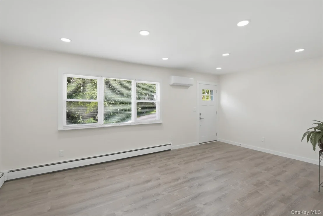 Photo of 22 W Marshall Drive