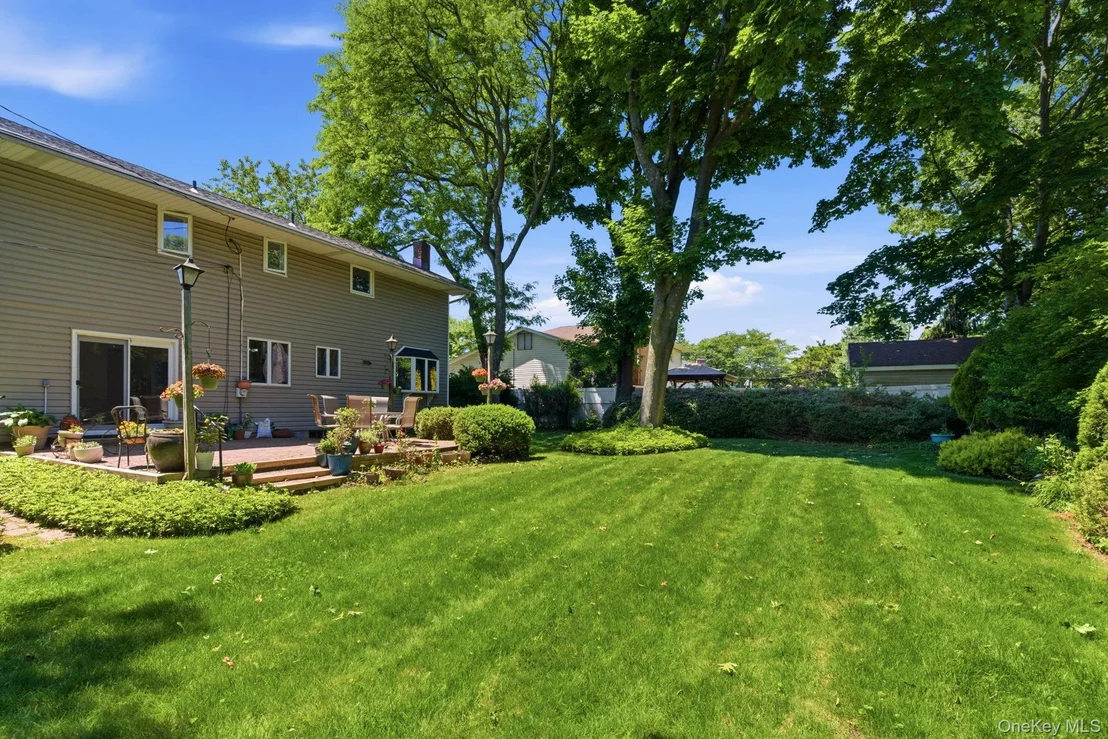 Photo of 61 Hofstra Drive