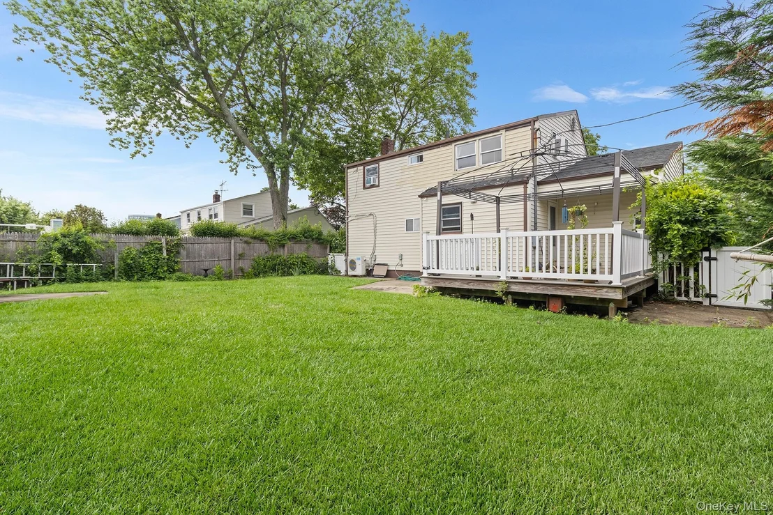 Photo of 121 Thomas Avenue