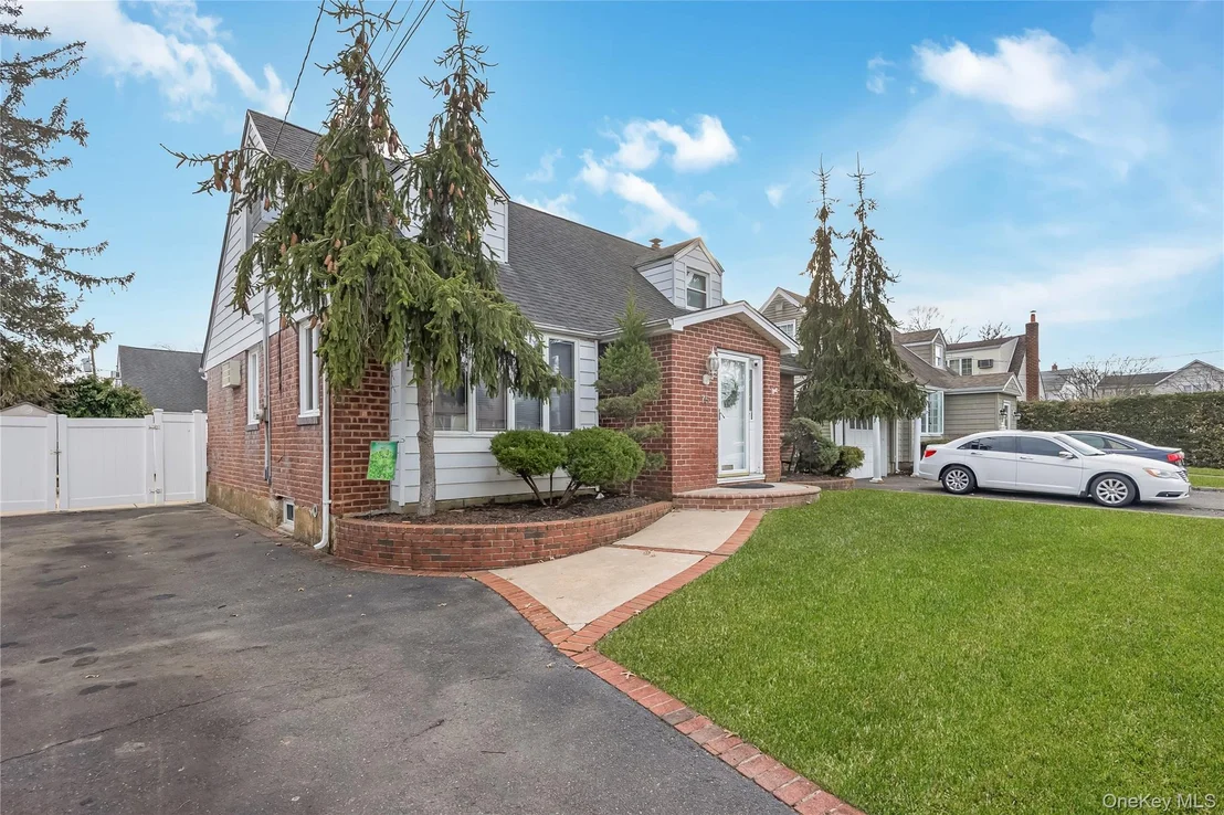 Photo of 75 N Sloan Drive N