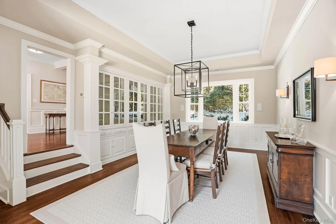Photo of 880 Forest Avenue