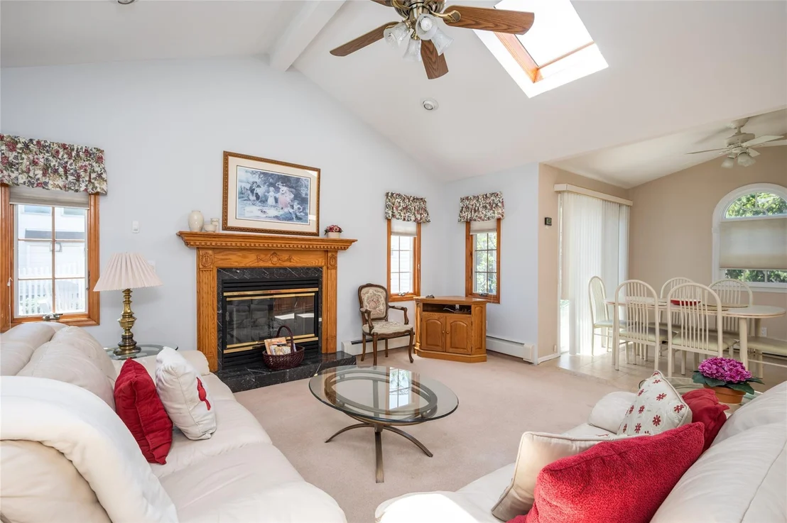Photo of 745 Willow Road