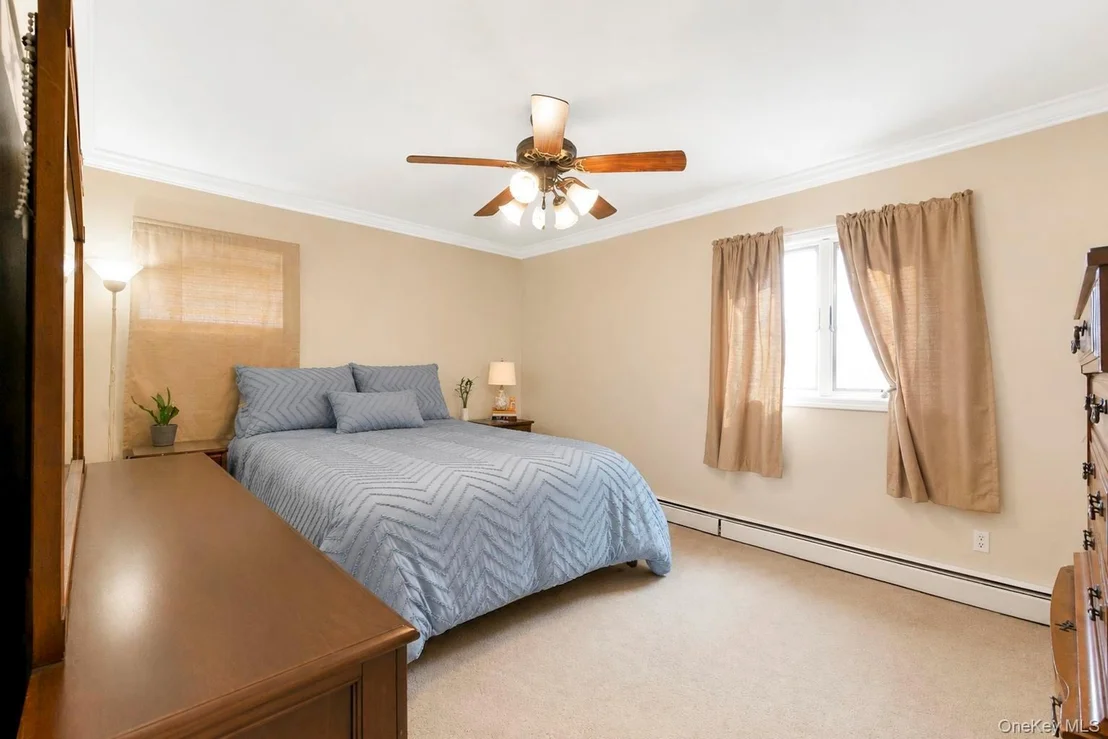Photo of 117 Selden Boulevard