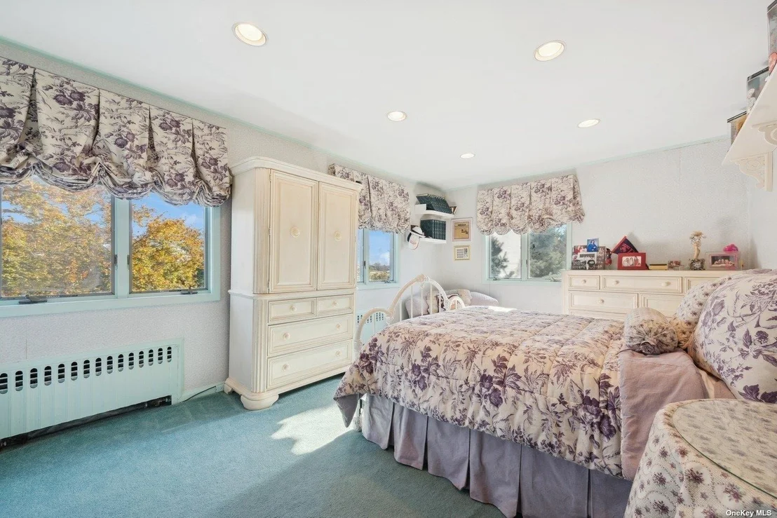 Photo of 1300 Harbor Road