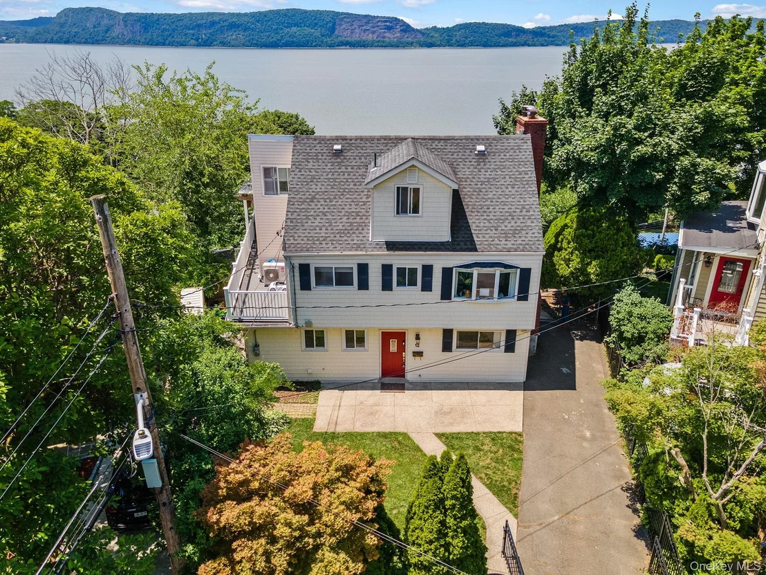 Photo of 12 Riverview Court