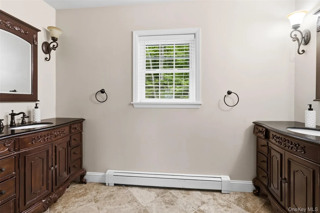 Photo of 2 Watergate Drive