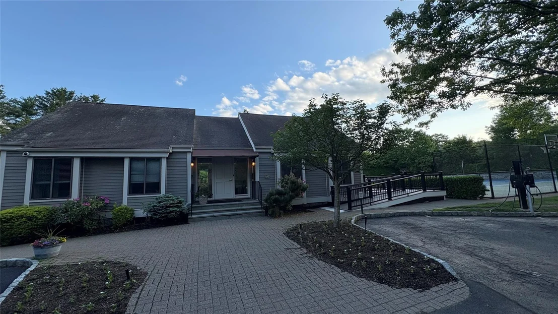 Photo of 81 Greenway Close