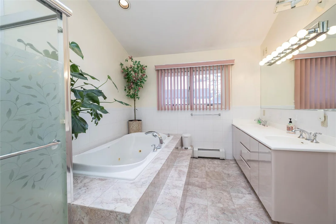 Photo of 1001 Green Place