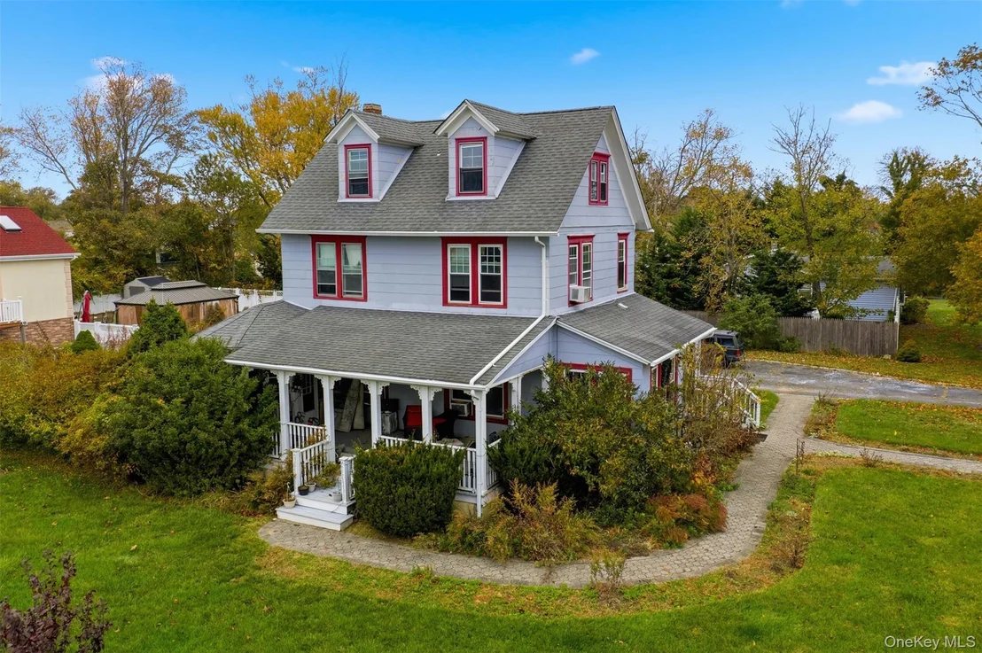 Photo of 366 Rider Avenue