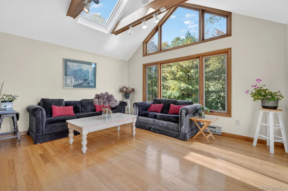 Photo of 24 Beverly Road
