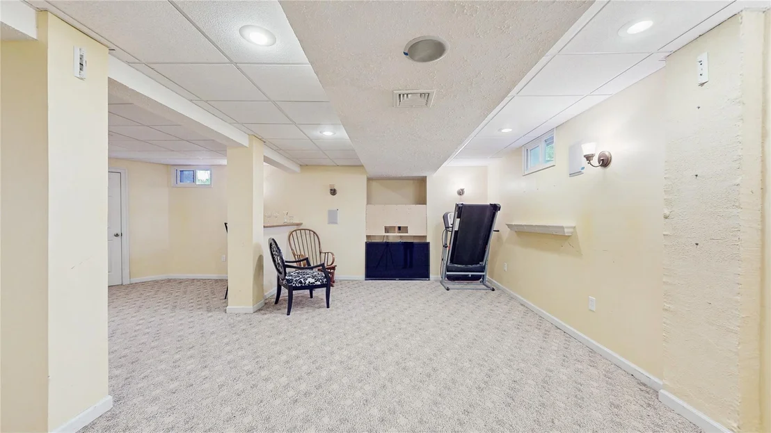 Photo of 33 Summersweet Drive