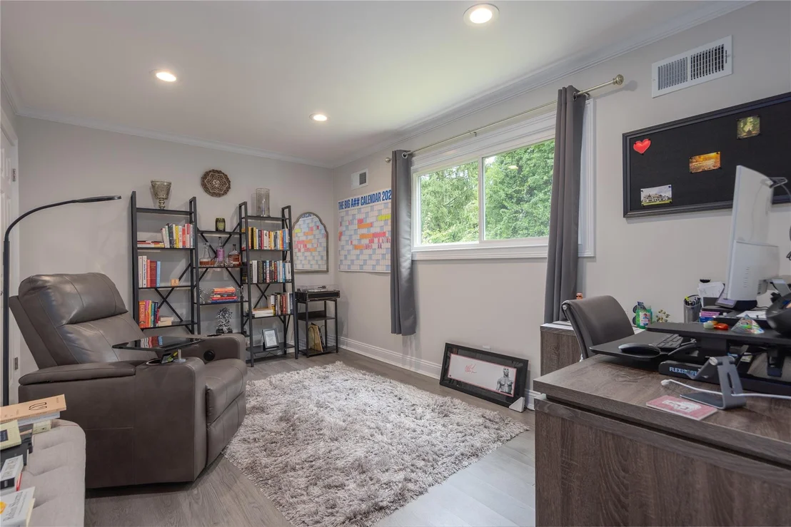 Photo of 6 Hubbard Circle