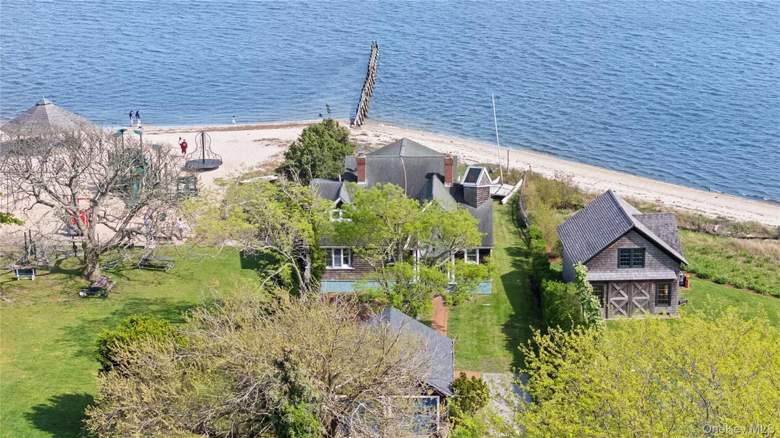 Photo of 4 Shore Road