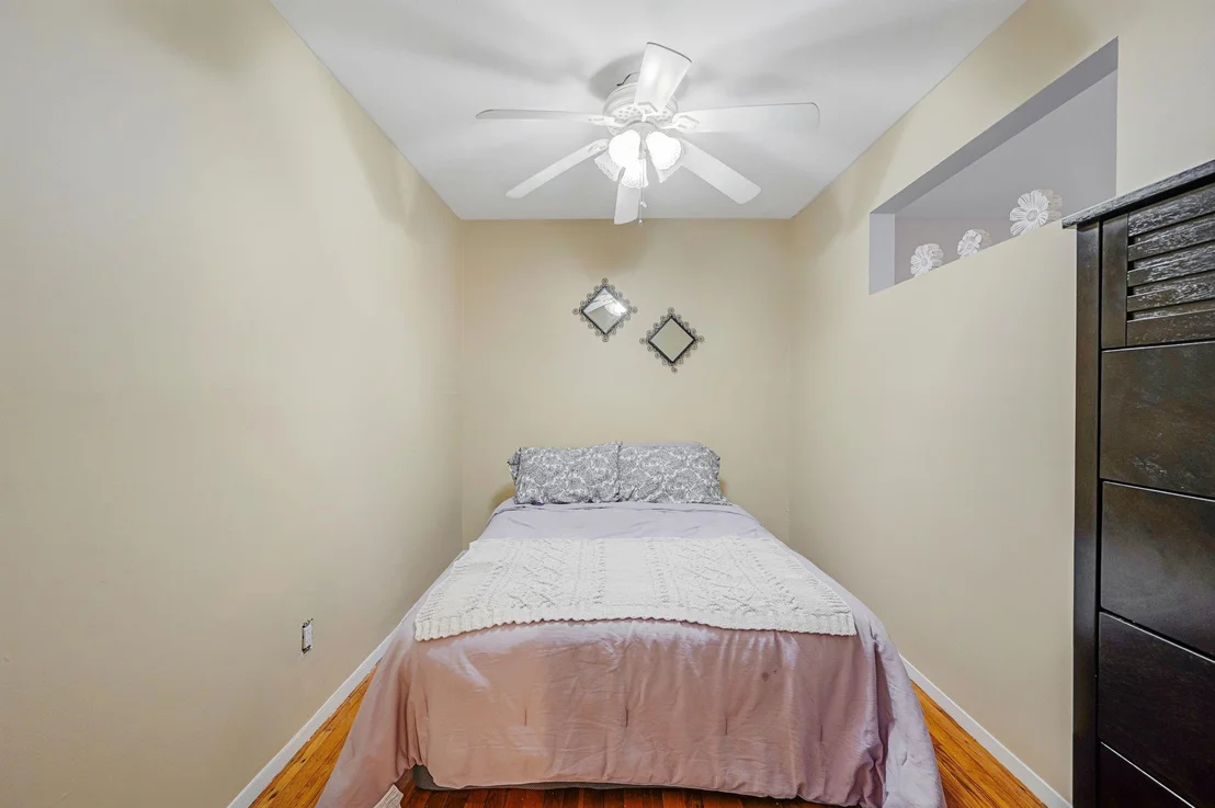 Photo of Unit 37A at 2453 Union Boulevard