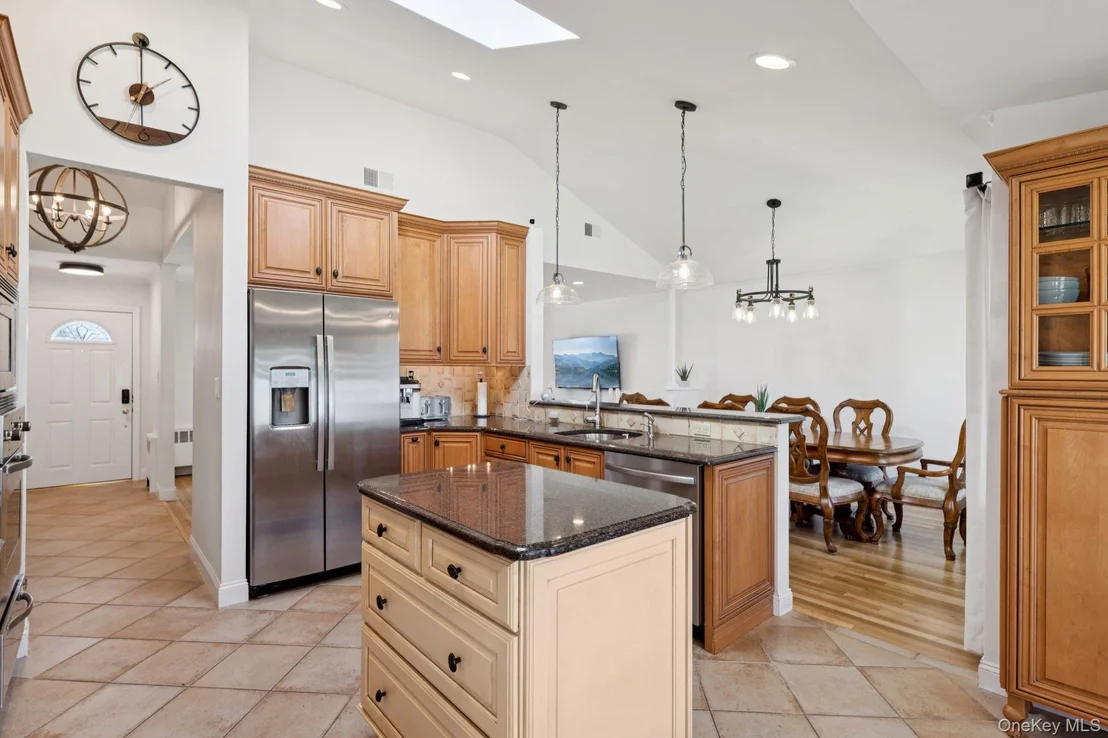 Photo of 15 Wayland Road