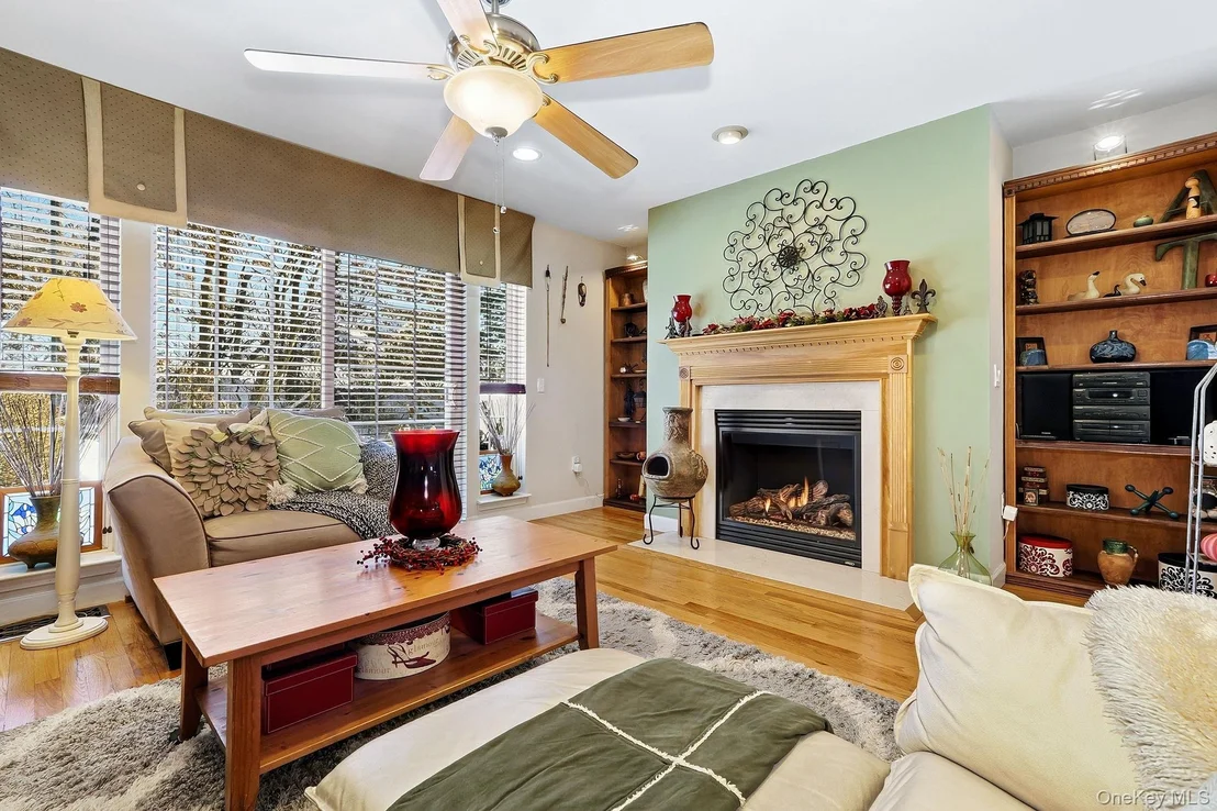 Photo of 1604 Pondview Loop