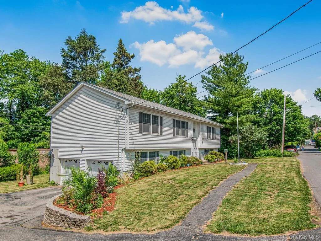 Photo of 237 Brady Avenue