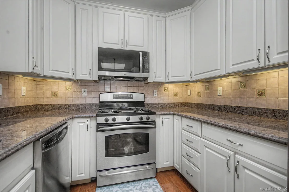 Photo of 760 Huntington Drive