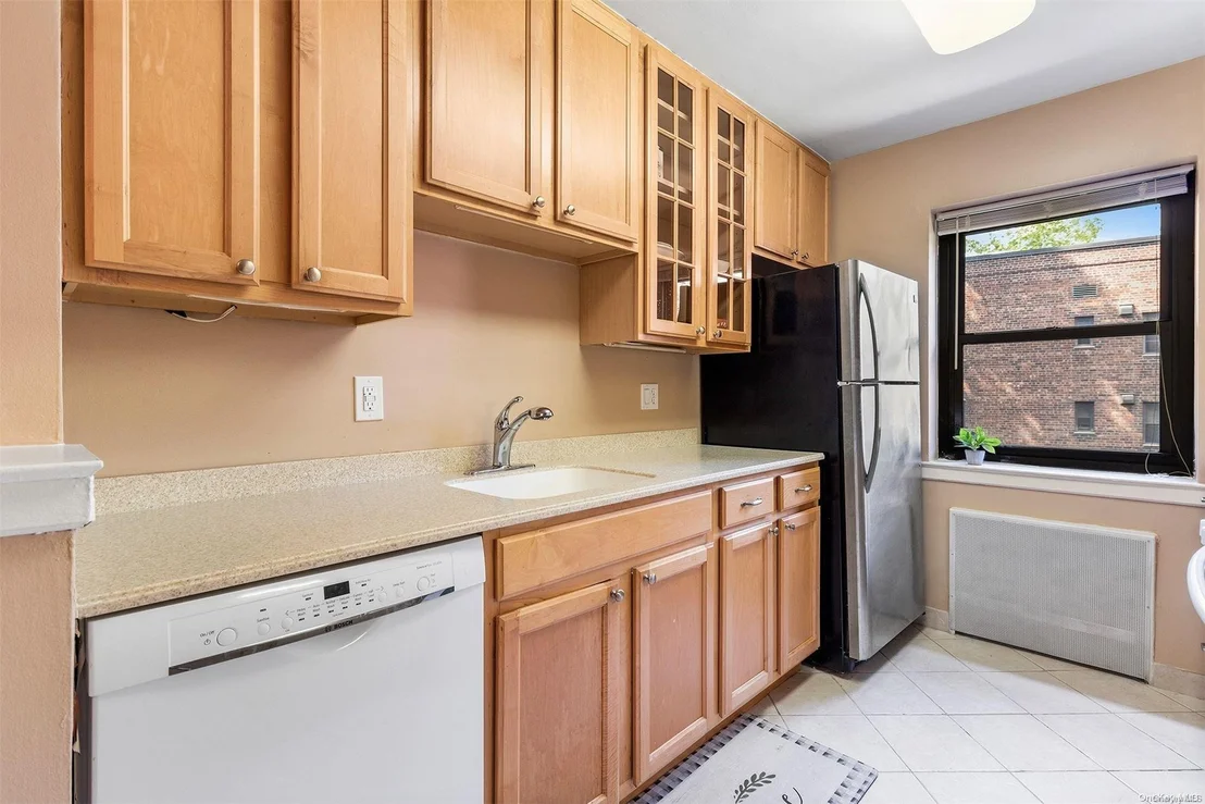 Photo of Unit 2A at 75 Knightsbridge Road