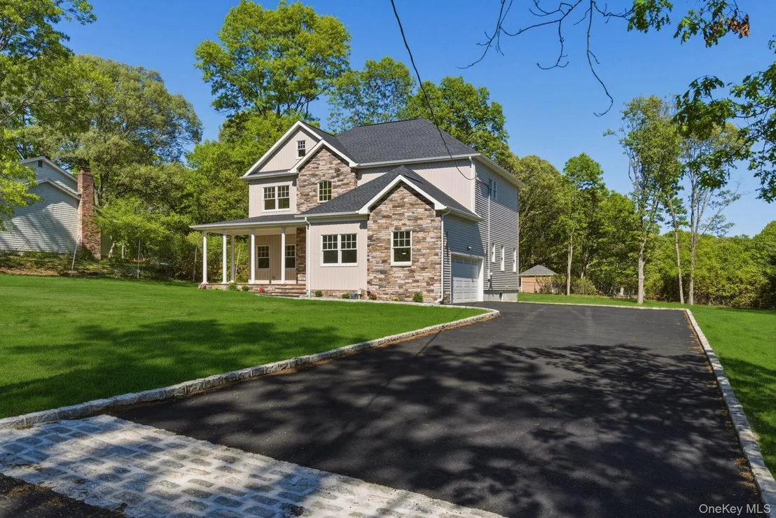 Photo of 95 Grassy Pond Drive