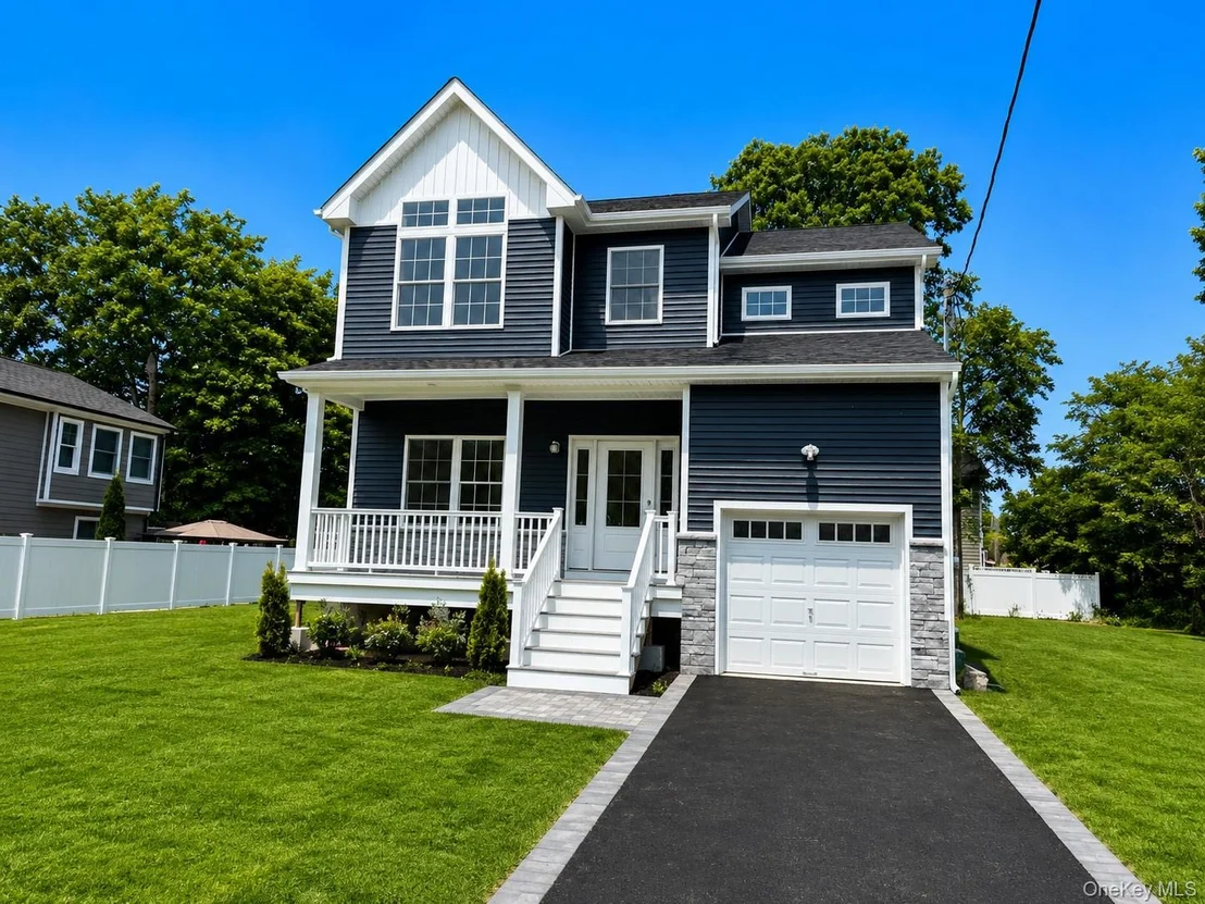 Photo of 7 Edgewater Drive