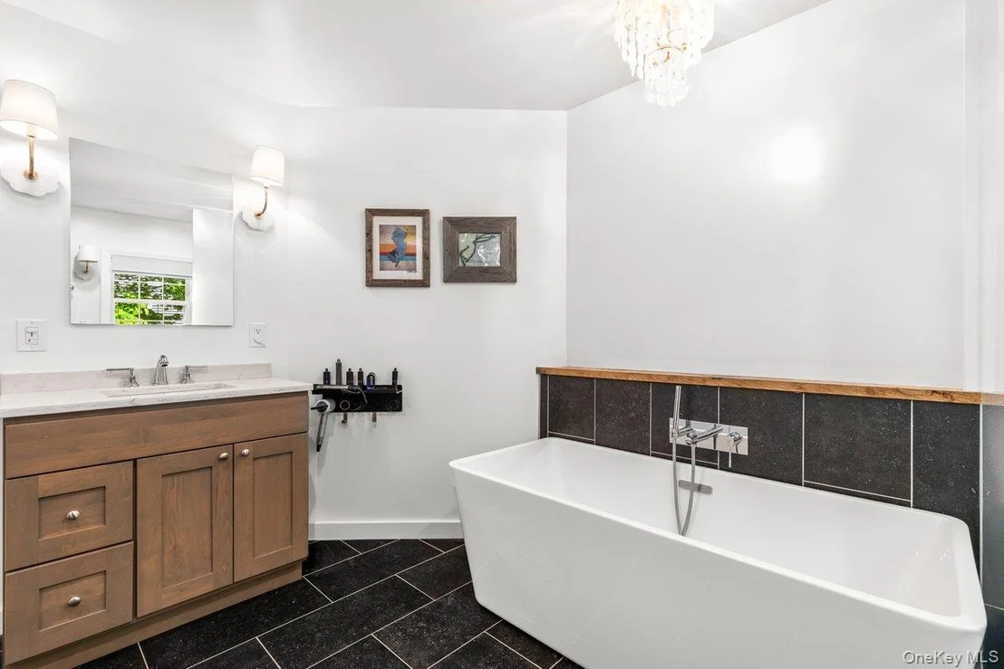 Photo of 34 Davis Avenue