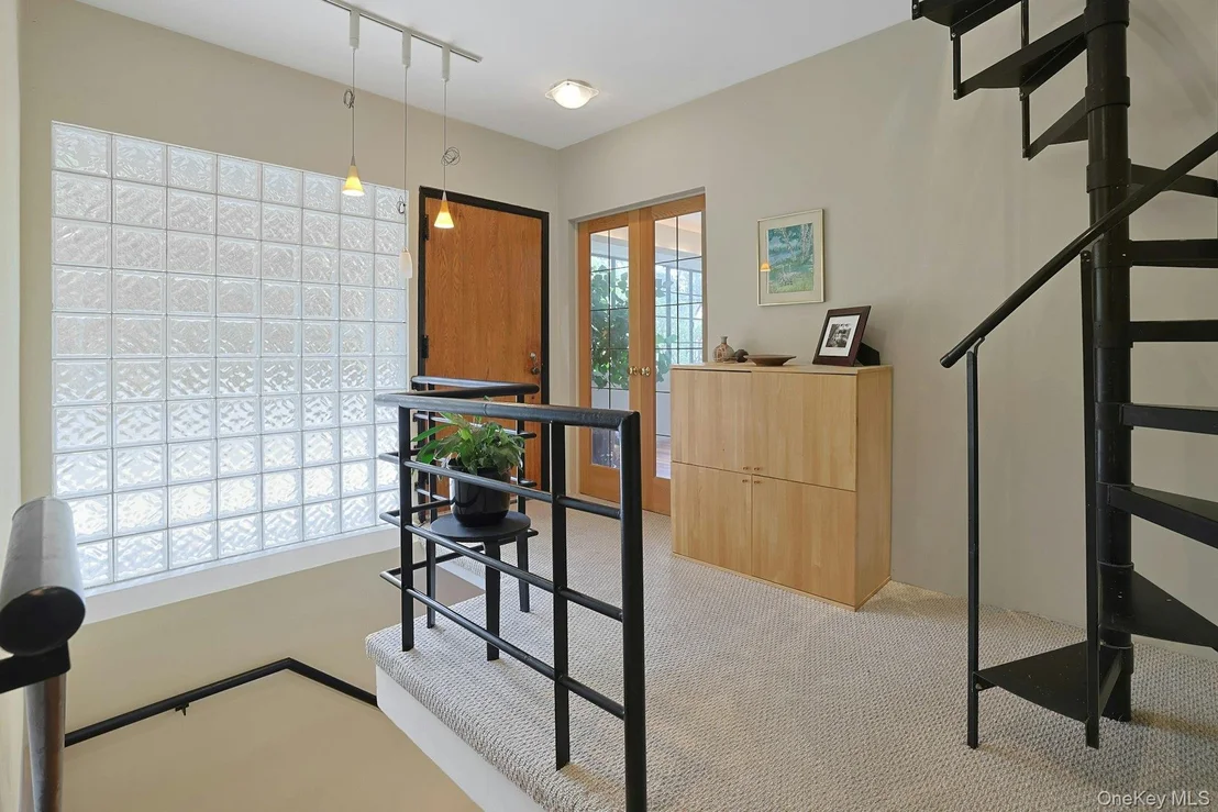 Photo of 75 Lakeside Drive