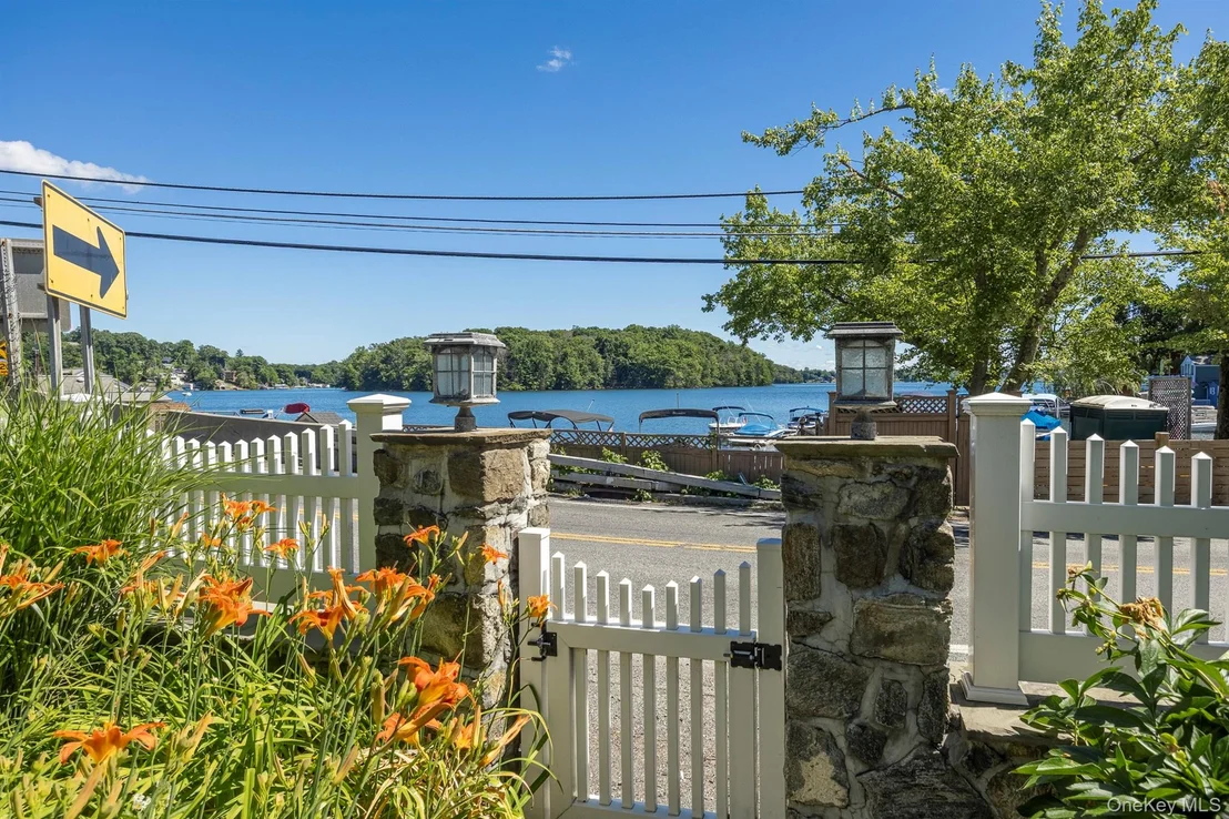 Photo of 1 Colonial Drive